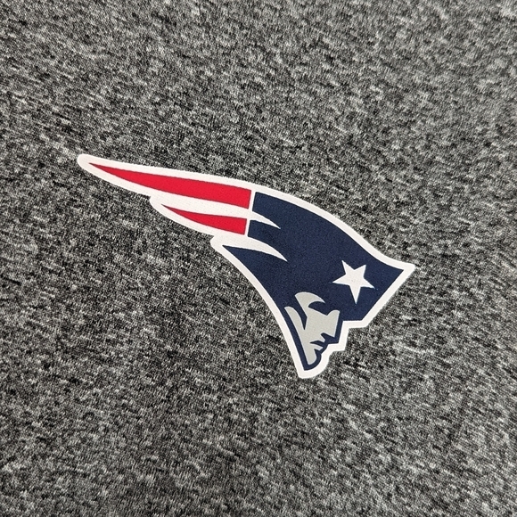 NFL Team Apparel Women's New England Patriots 1/4 Zip Pullover M - Picture 5 of 11